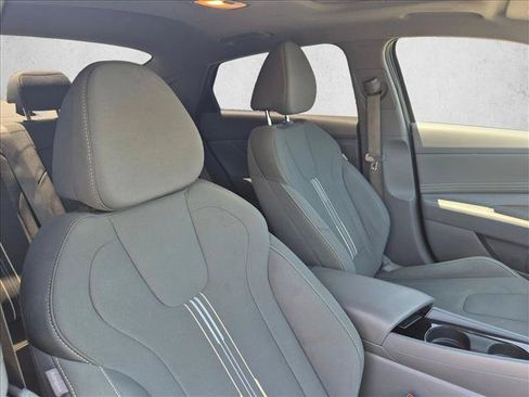 Used 2025 Hyundai Elantra SEL FWD image 16