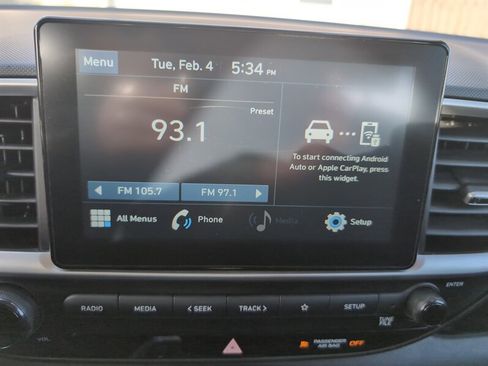 Used 2021 Hyundai Venue SE image 19