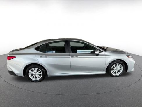 Used 2025 Toyota Camry LE image 15