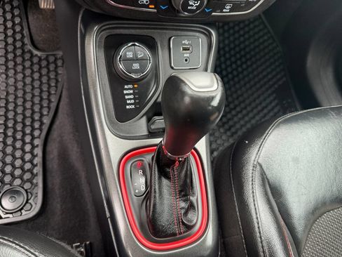 Used 2019 Jeep Compass Trailhawk w/ Cold Weather Group AWD/4WD image 24