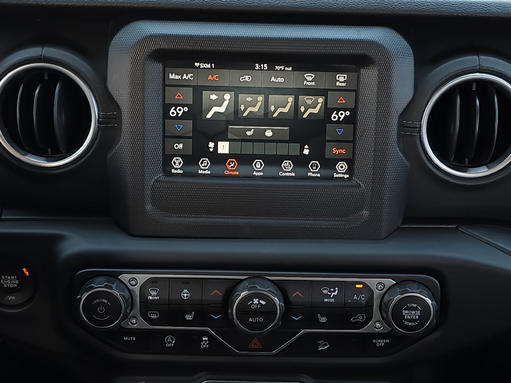 Used 2018 Jeep Wrangler Unlimited Sahara w/ Dual Top Group AWD/4WD image 17