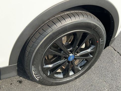 Used 2019 Ford Escape SE image 7