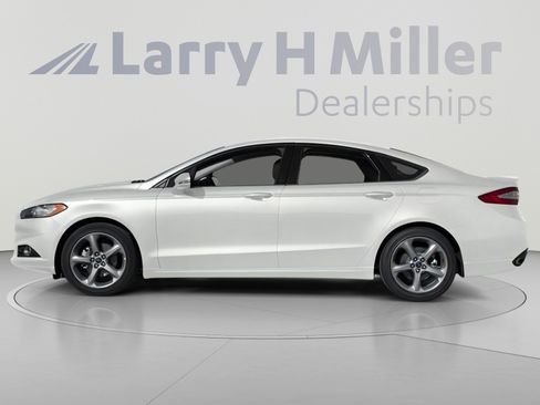 Used 2014 Ford Fusion SE w/ Equipment Group 202A FWD image 3
