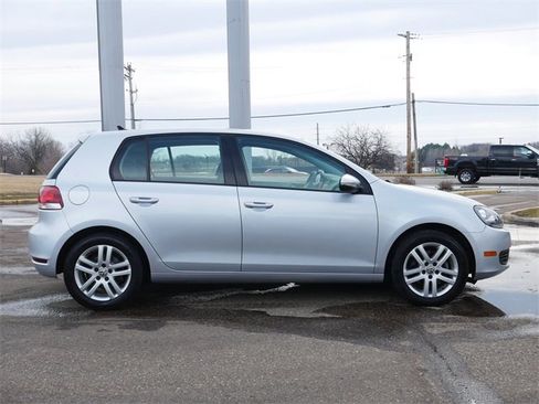Used 2012 Volkswagen Golf 4-Door image 8