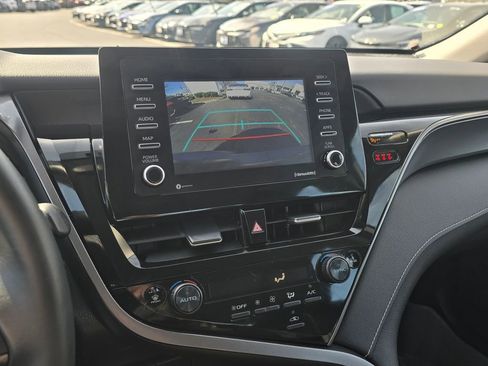Used 2022 Toyota Camry SE w/ Carpet Mat Package (TMS) image 28