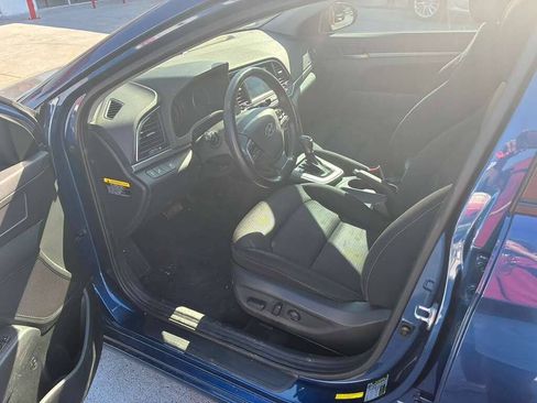 Used 2017 Hyundai Elantra Value Edition FWD image 4