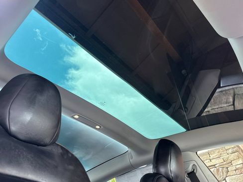 Used 2019 Tesla Model 3 Standard Range RWD image 21