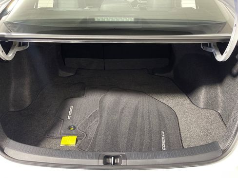 Certified 2025 Toyota Corolla SE w/ Convenience Package image 10