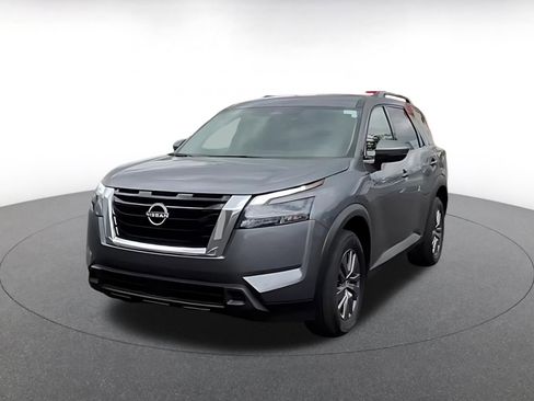 Used 2025 Nissan Pathfinder SV AWD/4WD image 7