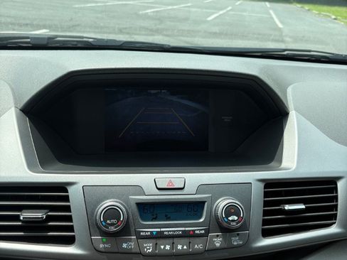 Used 2013 Honda Odyssey EX image 17