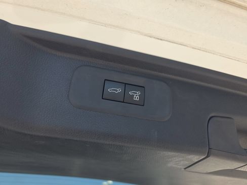 Used 2025 Toyota Grand Highlander AWD Hybrid image 32