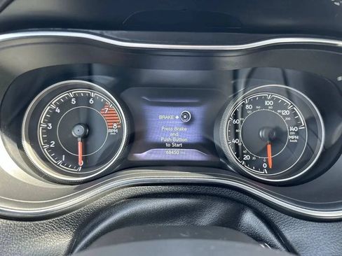 Used 2019 Jeep Cherokee Trailhawk AWD/4WD image 12