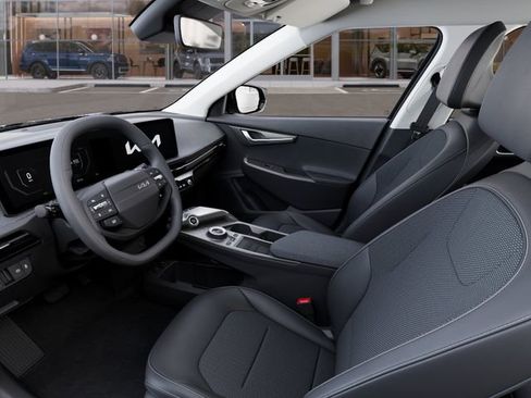 New 2025 Kia EV6 Light image 17