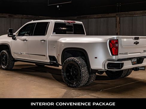 Used 2024 Chevrolet Silverado 3500 High Country w/ Technology Package AWD/4WD image 7