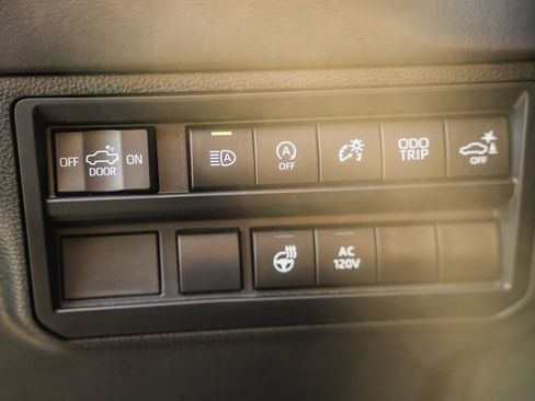 Used 2023 Toyota Tundra Platinum AWD/4WD image 46