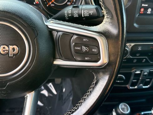 Used 2020 Jeep Wrangler Unlimited Sahara image 16