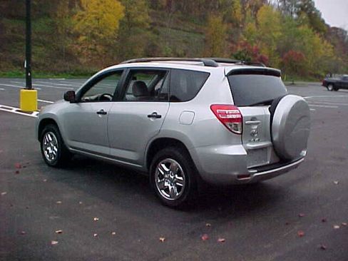 Used 2011 Toyota RAV4 4WD w/ Preferred Premium Pkg image 8