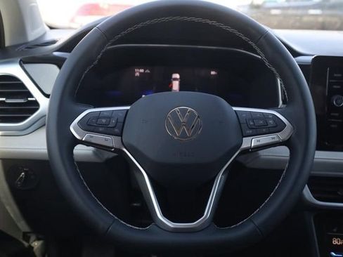 New 2026 Volkswagen Taos SE image 7