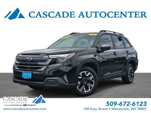 Used 2025 Subaru Forester Premium AWD/4WD image 1