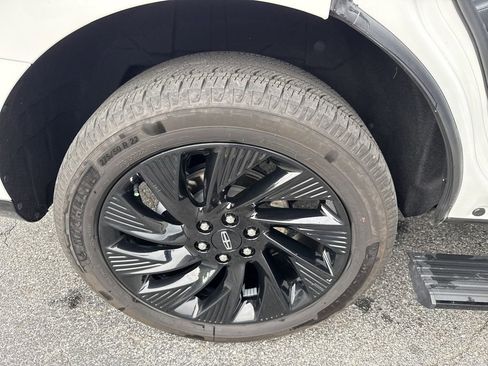 Used 2025 Lincoln Navigator Reserve w/ Jet Appearance Package AWD/4WD image 17