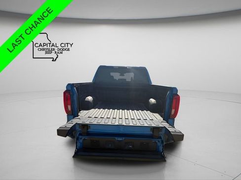 Used 2022 GMC Sierra 1500 AT4 image 7