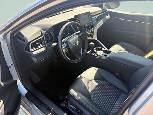 Used 2023 Toyota Camry SE FWD image 4