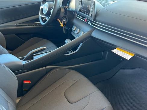 New 2026 Hyundai Elantra SE FWD image 15