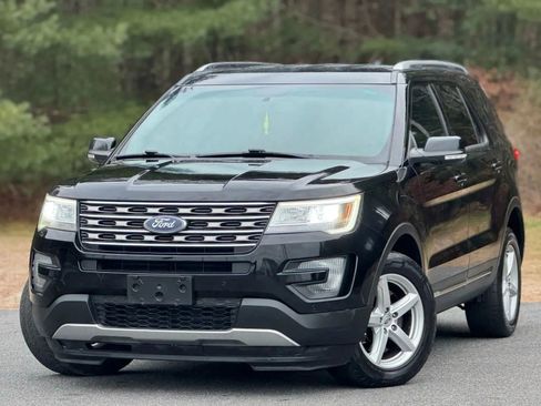 Used 2016 Ford Explorer XLT w/ Equipment Group 202A AWD/4WD image 1