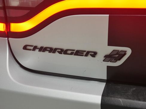 Used 2022 Dodge Charger SXT w/ Blacktop Package image 25