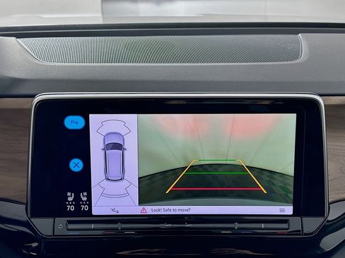 Used 2025 Volkswagen Atlas SE image 22