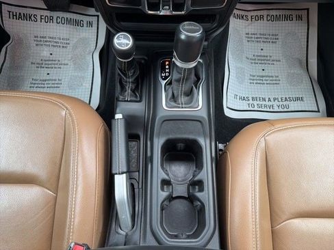 Used 2021 Jeep Gladiator Overland w/ Popular Equipment Package AWD/4WD image 23