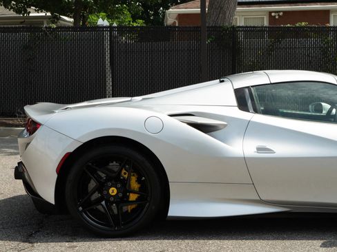 Used 2022 Ferrari F8 Tributo RWD image 50