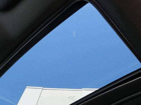 Used 2018 Dodge Challenger R/T image 26