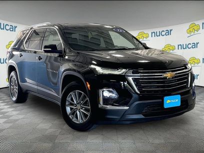 Used 2023 Chevrolet Traverse LT