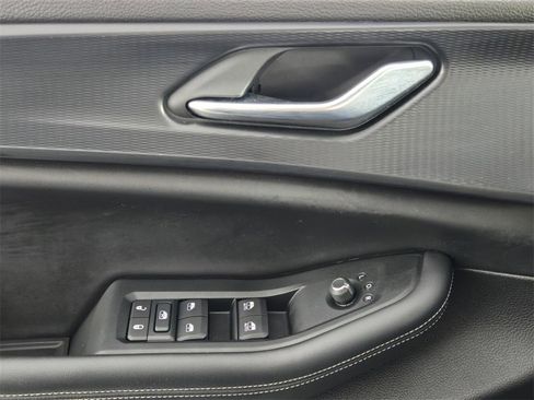 Used 2024 Jeep Grand Cherokee Laredo image 28