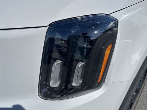 Used 2025 Kia Telluride AWD image 8