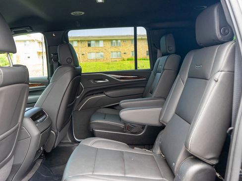Used 2022 Cadillac Escalade ESV Luxury AWD/4WD image 32