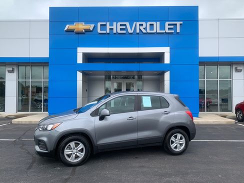 Used 2020 Chevrolet Trax LS FWD image 1