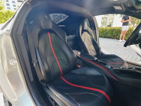 Used 2018 Ferrari 812 Superfast RWD image 71
