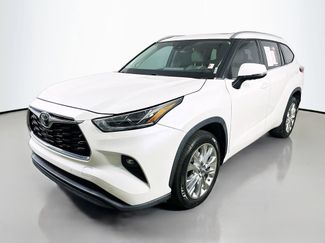 Used 2021 Toyota Highlander Limited FWD video 3