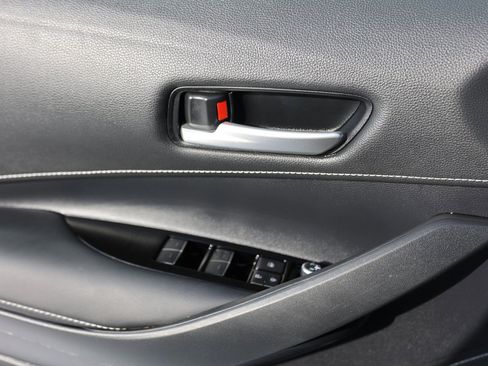 Used 2020 Toyota Corolla Hatchback image 33