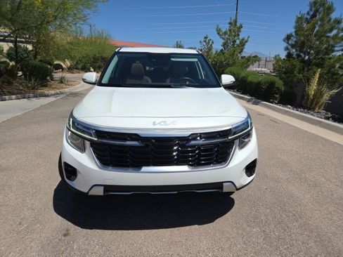 Used 2024 Kia Seltos EX AWD/4WD image 2