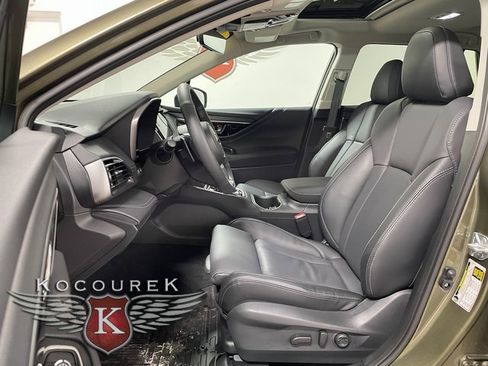 Used 2025 Subaru Outback Limited image 11