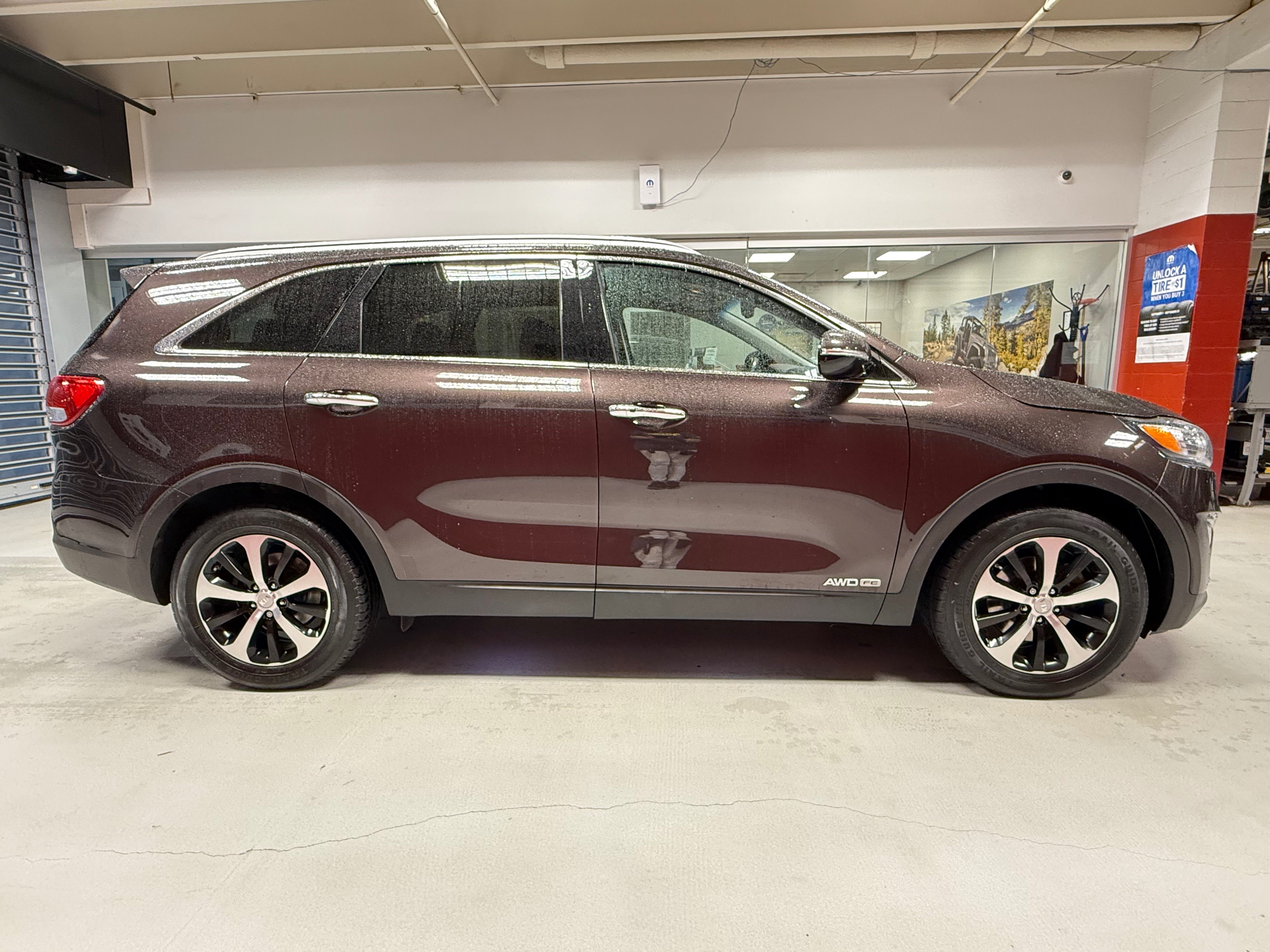 Used 2017 Kia Sorento EX AWD/4WD image 12