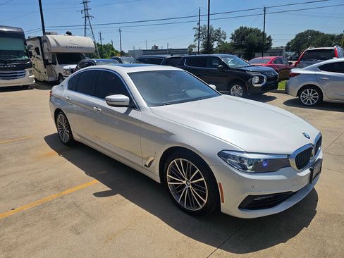 Used 2018 BMW 530e w/ Premium Package 2 RWD image 5