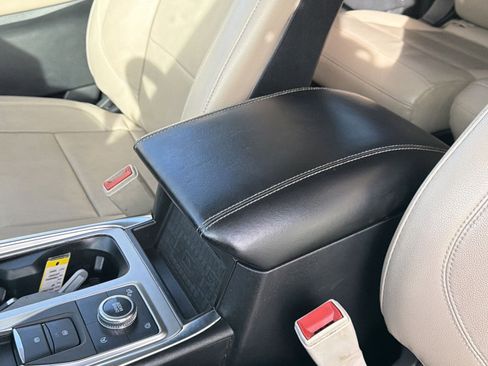 Used 2020 Ford Explorer Limited image 28