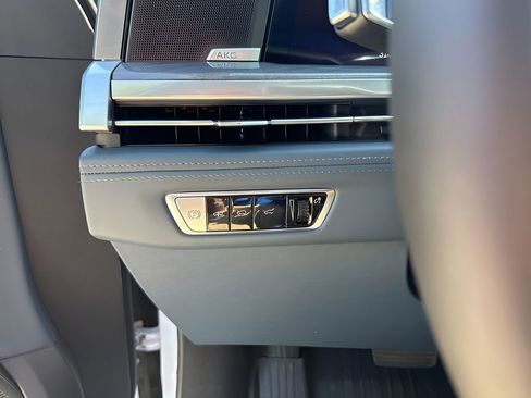 New 2026 Cadillac Escalade IQL Luxury w/ LPO, Floor Liner Package AWD/4WD image 32