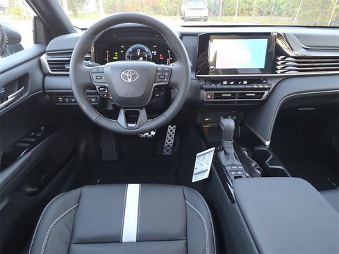 New 2026 Toyota Camry SE image 7
