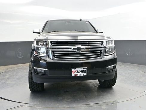 Used 2020 Chevrolet Suburban Premier AWD/4WD image 2