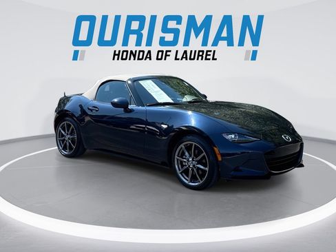Used 2021 MAZDA MX-5 Miata Grand Touring RWD image 2
